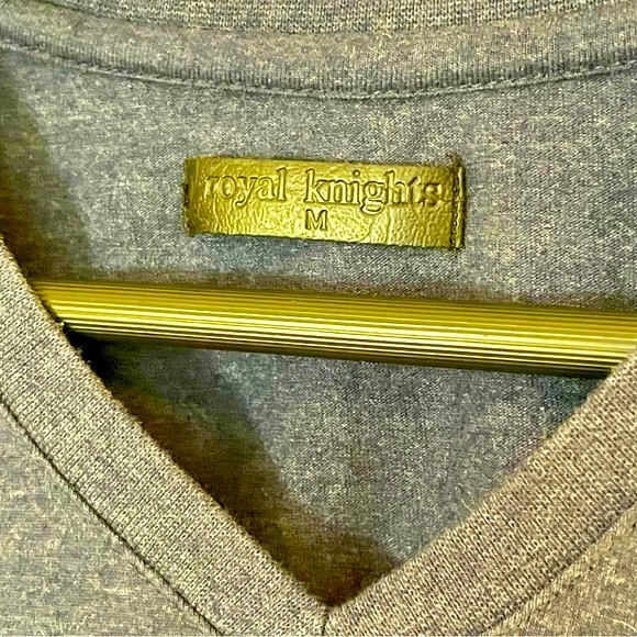 ROYAL KNIGHTS T-Shirt with Contrast Pocket Detail - Picture 3 of 5